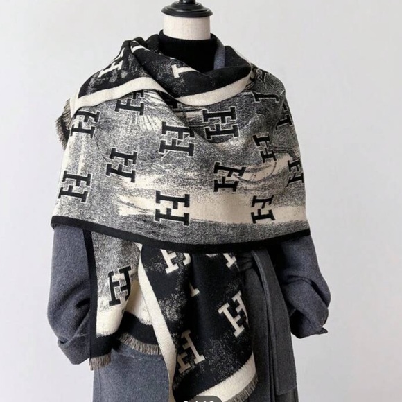 Luxe Comfy Abstract Pattern Wrap Scarf Shawl. Gray - Picture 3 of 4